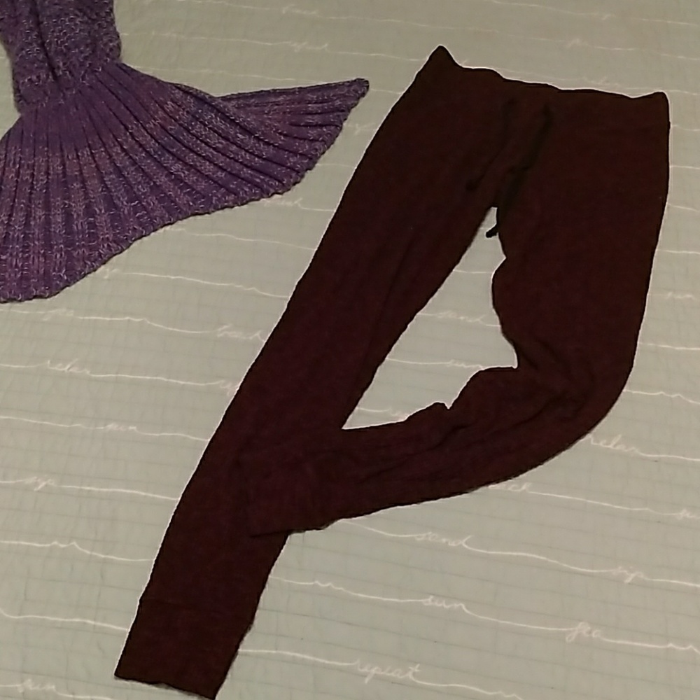 Skinny sweat pants.